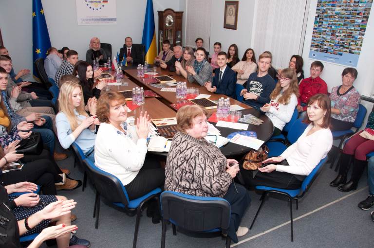 Традиційна «Різдвяна зустріч» за круглим столом студентів польських університетів